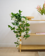 Kunst hangplant Petunia 70 cm wit