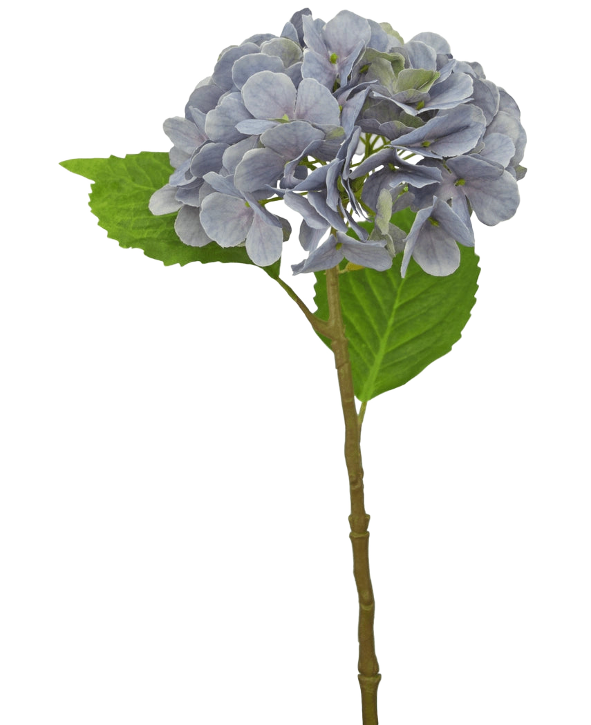 De Kunst Hortensia Deluxe 55 cm paars heeft een enkele lichtpaarse stengel met afgeronde bloemblaadjes en twee groene bladeren, tegen een witte achtergrond.