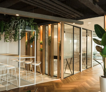 De beste kunstplanten voor op kantoor en werkruimtes
