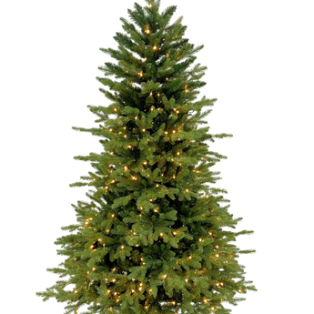 Een hoge kunstkerstboom met dichte groene takken, versierd met talloze kleine warmwitte lichtjes, staande op een zwarte metalen standaard tegen een effen witte achtergrond.