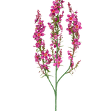 Een Kunstbloem Catnip 75 cm lichtroze heeft een enkele groene steel met drie takken, elk met clusters van kleine, lichtroze bloemen en groene bladeren, tegen een effen witte achtergrond.