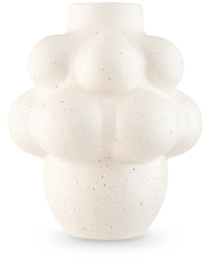 De Vaas Stemlight 21 cm beige is een vaas van keramiek met een matte afwerking en een unieke ronde vorm in beige, perfect voor een minimalistische inrichting.