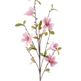 Een slanke Kunstbloem Magnolia-tak van 94 cm in oudroze, met verschillende roze magnoliabloemen en groene bladeren tegen een witte achtergrond.