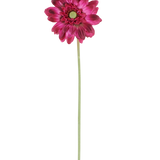 Een enkele Kunstbloeme Mini Gerbera van 47 cm in donkerroze met gelaagde bloemblaadjes en een groen hart op een lange, slanke groene steel, geïsoleerd tegen een witte achtergrond.