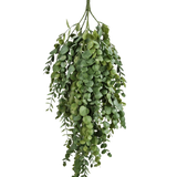 De Kunst hangplant Eucalyptus 76 cm heeft dichte, trapsgewijze kunstmatige eucalyptusbladeren met ronde en ovale vormen, perfect om groen toe te voegen aan elke ruimte.