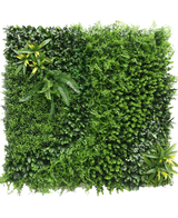 De Kunsthaag Crush 100x100 cm UV is een weelderig groene verticale tuin met dichte, bladerrijke planten en varens in verschillende texturen en groene tinten, gerangschikt in een vierkant patroon tegen een witte achtergrond.