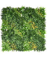 De Kunsthaag Limerence 100x100 cm UV is een vierkant verticaal tuinpaneel met dicht groen gebladerte en kleine gele bloemen, met gevarieerde bladvormen en texturen voor een weelderige, levendige look.