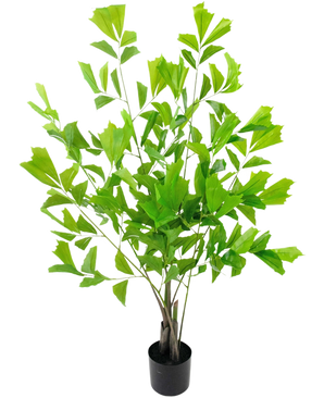 De Kunstplant Fishtailpalm 120 cm is een potplant met meerdere hoge stelen en levendige groene, waaiervormige bladeren, afgebeeld tegen een witte achtergrond.