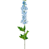 De Kunstdelphinium Real Touch Blauw 90cm heeft een enkele hoge steel met meerdere lichtblauwe bloesems en gekartelde groene bladeren, tegen een effen witte achtergrond.