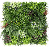 De Kunsthaag Vibrant 100x100 cm UV heeft een weelderige verticale tuin met dichte groene planten, varens en kleine witte, paarse en gele bloemen in een vierkant patroon tegen een witte achtergrond.