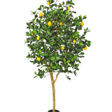 De Kunstplant Citroenboom 150 cm heeft een bruine stam, groene bladeren en meerdere gele citroenen in een pot tegen een effen witte achtergrond.