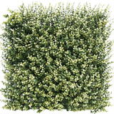 Kunsthaag Buxus beige 50x50 cm UV: Dicht vierkant paneel van kunstgroen met kleine groene en beige bladeren, ontworpen om te lijken op een dikke haag of tuinmuur, tegen een effen witte achtergrond.